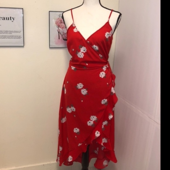 Dresses & Skirts - NWOT Cross over floral dress